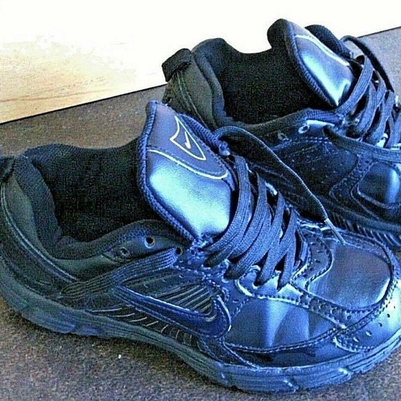 Nike Sneakers Lace Up Kids Shoes Black Trainer Youth Size 11.5 C Low Top Sports - Picture 3 of 16